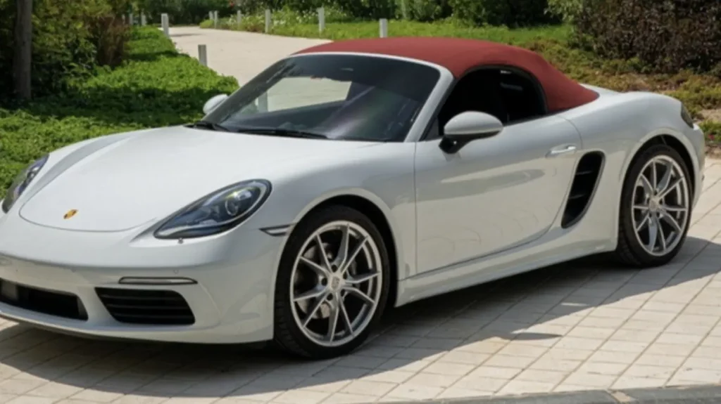 rental Porsche 718 Boxster in Dubai