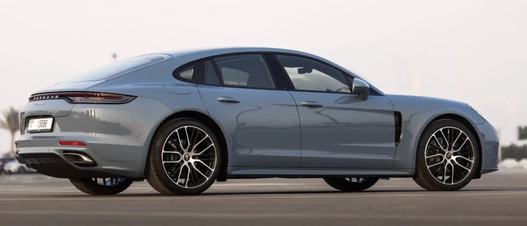 rental Porsche Panamera in Dubai